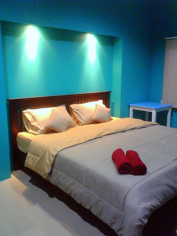 Baan Benjathip Hostel Amphawa Kamer foto