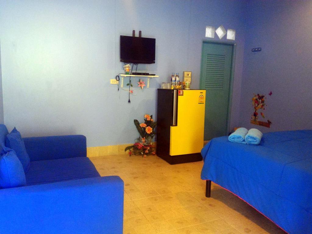 Baan Benjathip Hostel Amphawa Buitenkant foto