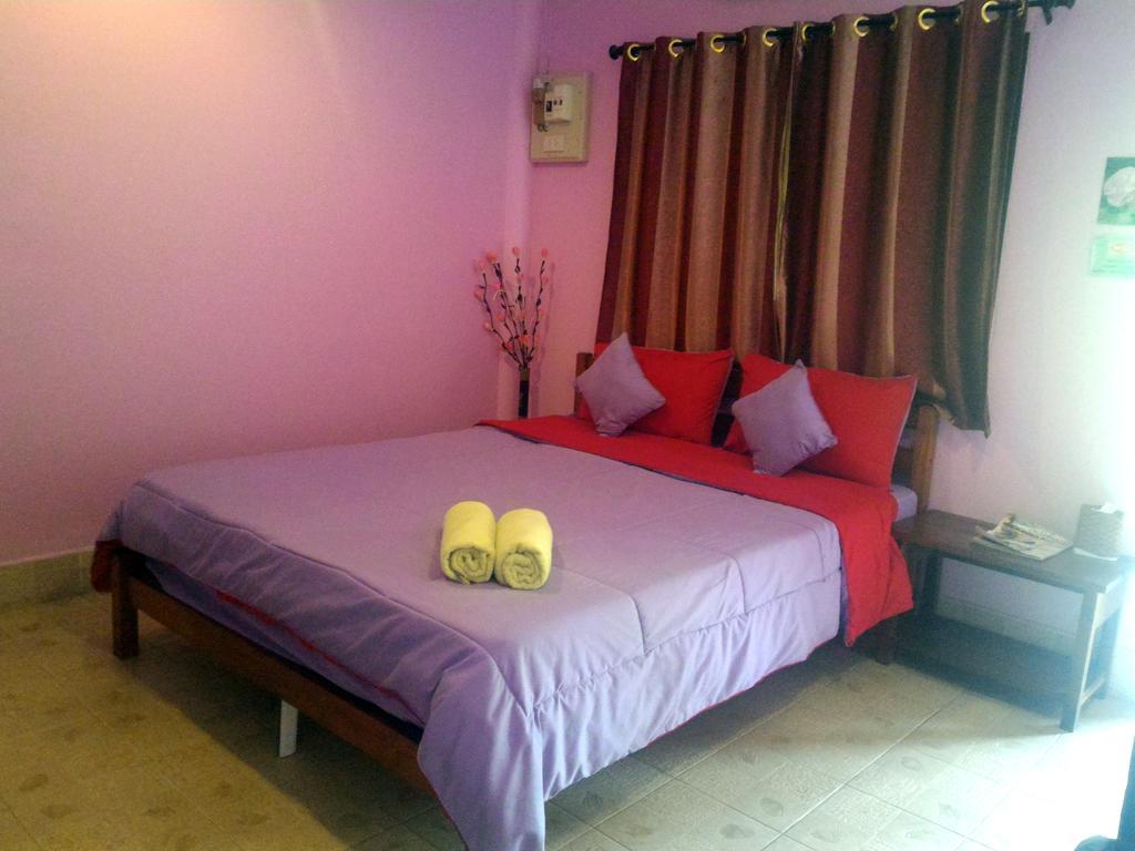 Baan Benjathip Hostel Amphawa Buitenkant foto