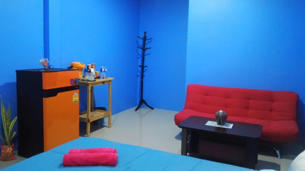 Baan Benjathip Hostel Amphawa Buitenkant foto